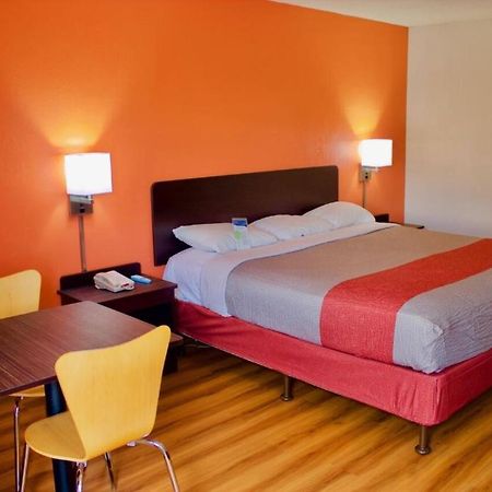 Motel 6 New Stanton Pa Exterior foto